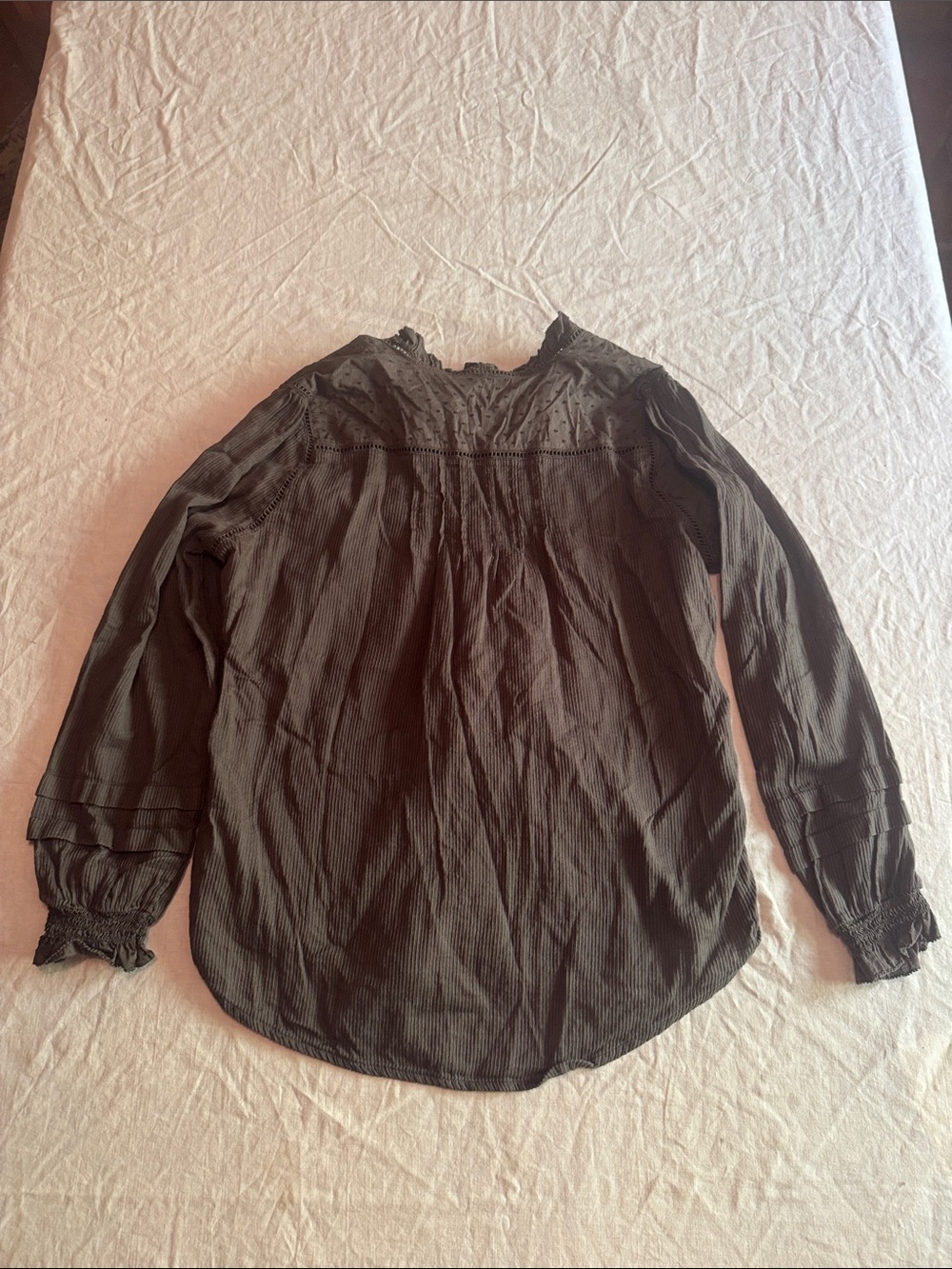 Quince Women’s Textured Cotton Peasant Blouse in Charcoal - Picture 2 of 7